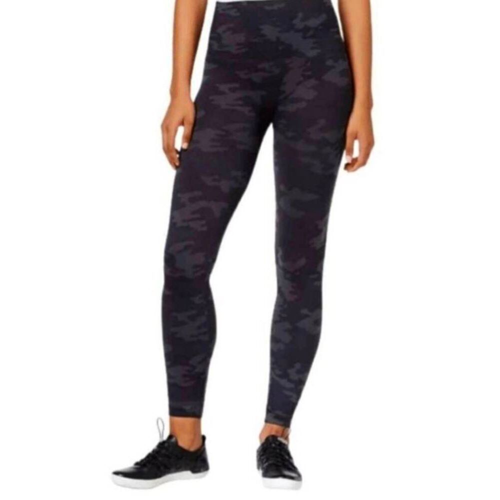 SPANX Look At Me Now Seamless Leggings Size S/P